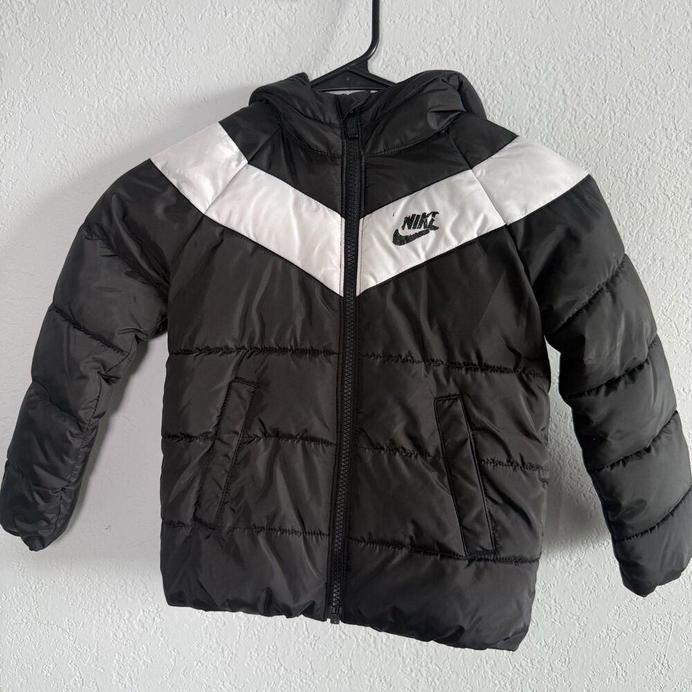 Nike Kids Puffer Jacket Size 4 XS Black White Hooded Fleece Lined